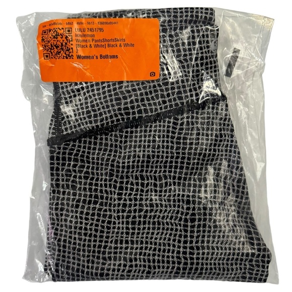 Lululemon Black White Stretch Compression Leggings Pocket 2 - Picture 9 of 11